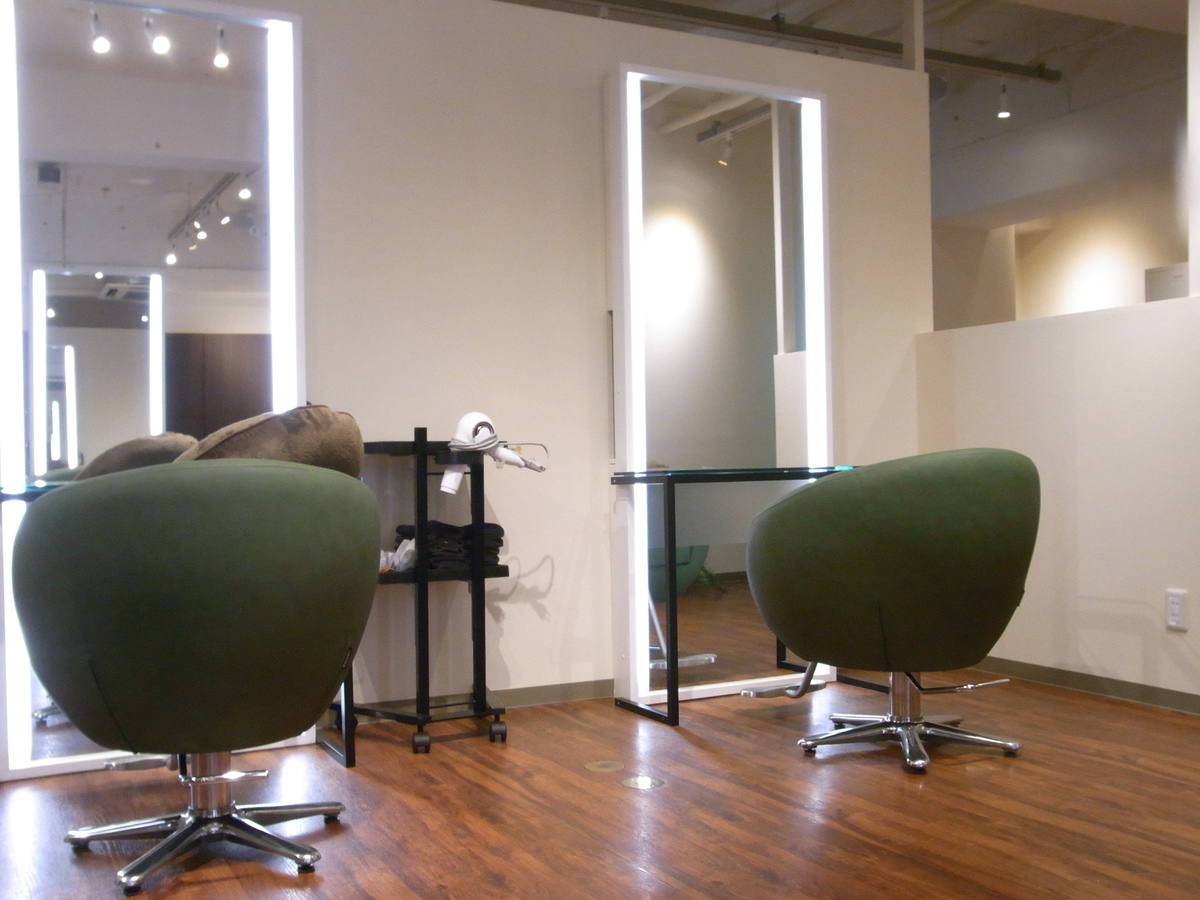 新富町美容室Re:Re:(リリ)は新富町、銀座、築地、八丁堀の最寄りにある株式会社TH famigliaが経営する美容室website by code - 駒村英行